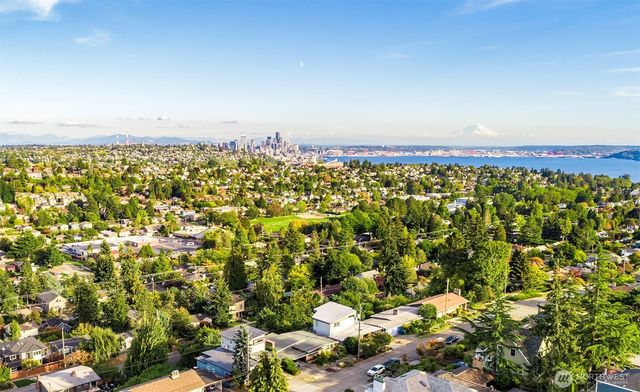 3303 37th Avenue W, Seattle, WA 98199