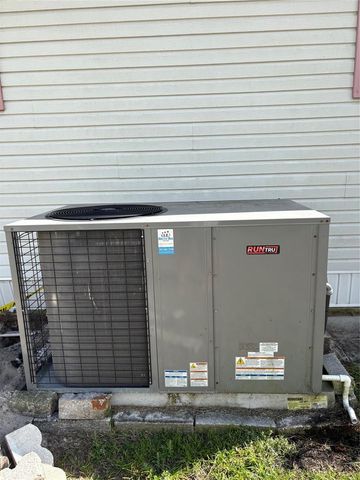 10297 N LAKE DRIVE 79, Largo, FL 33773