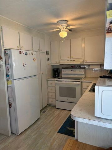 10297 N LAKE DRIVE 79, Largo, FL 33773