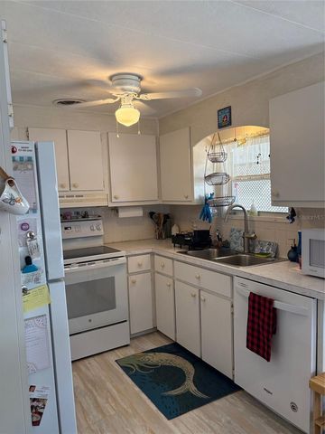 10297 N LAKE DRIVE 79, Largo, FL 33773