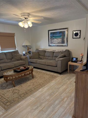 10297 N LAKE DRIVE 79, Largo, FL 33773