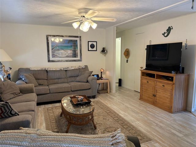 10297 N LAKE DRIVE 79, Largo, FL 33773