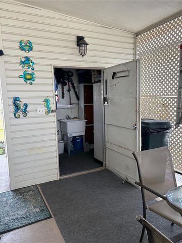 10297 N LAKE DRIVE 79, Largo, FL 33773