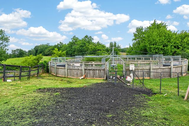 493 Levy Road, Paris, KY 40361