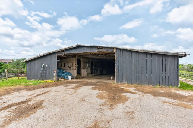 493 Levy Road, Paris, KY 40361