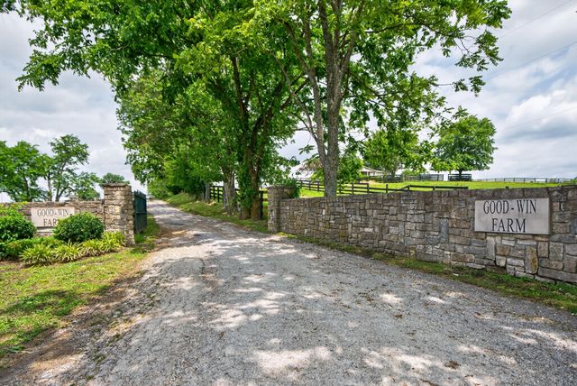 493 Levy Road, Paris, KY 40361