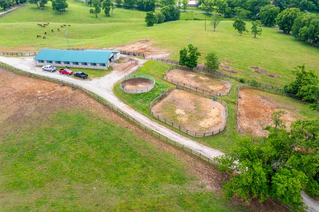 493 Levy Road, Paris, KY 40361