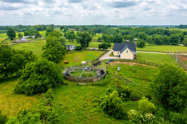 493 Levy Road, Paris, KY 40361