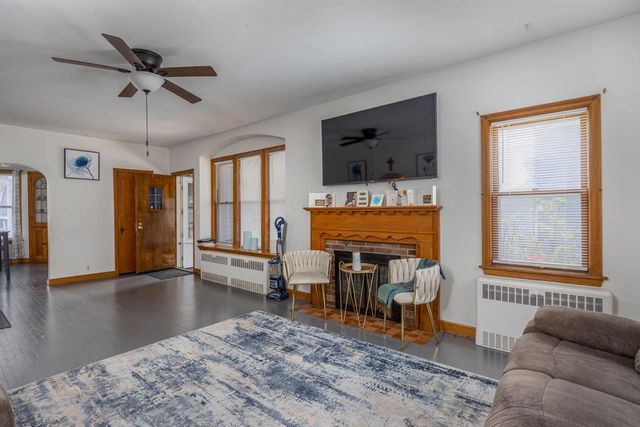 714 N ONEIDA STREET, Appleton, WI 54911