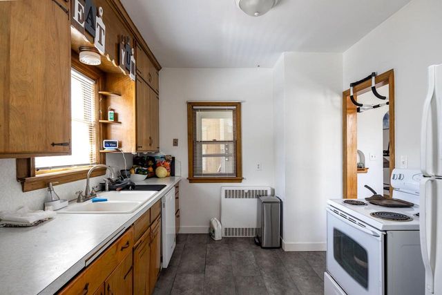 714 N ONEIDA STREET, Appleton, WI 54911