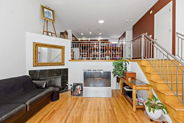 3993 S Drexel Boulevard, Chicago, IL 60653