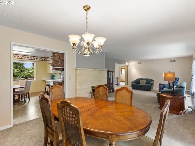 11946 Se BOYER Rd, Mc Minnville, OR 97128