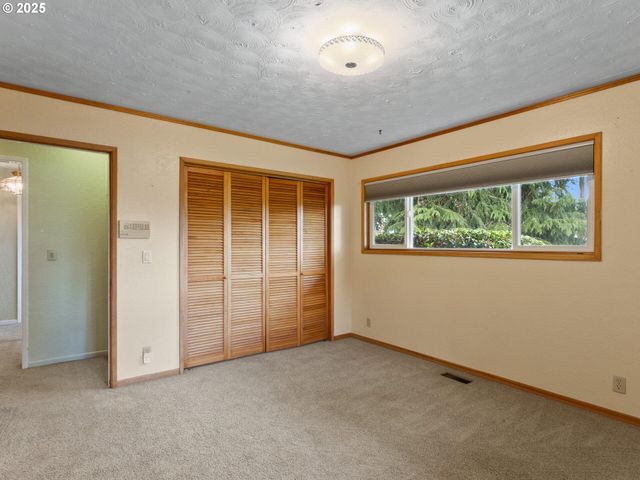 11946 Se BOYER Rd, Mc Minnville, OR 97128