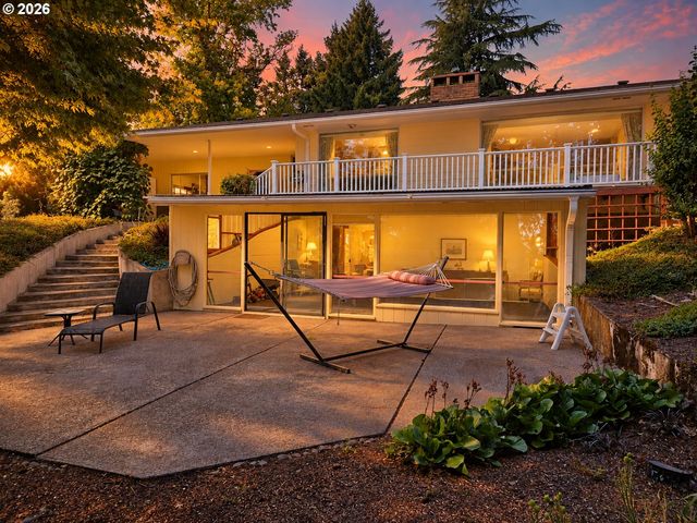 11946 Se BOYER Rd, Mc Minnville, OR 97128