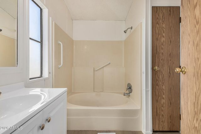 4184 E PALM Lane, Coolidge, AZ 85128