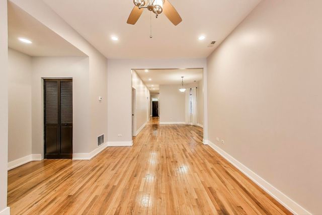3939 W Polk Street 1, Chicago, IL 60624
