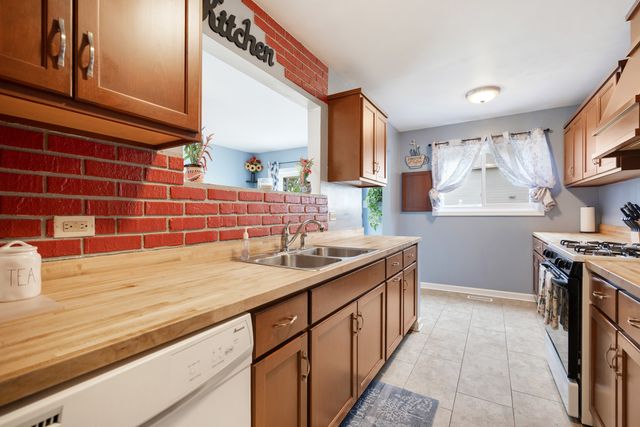 1406 GLEN HILL Drive, Glendale Heights, IL 60139
