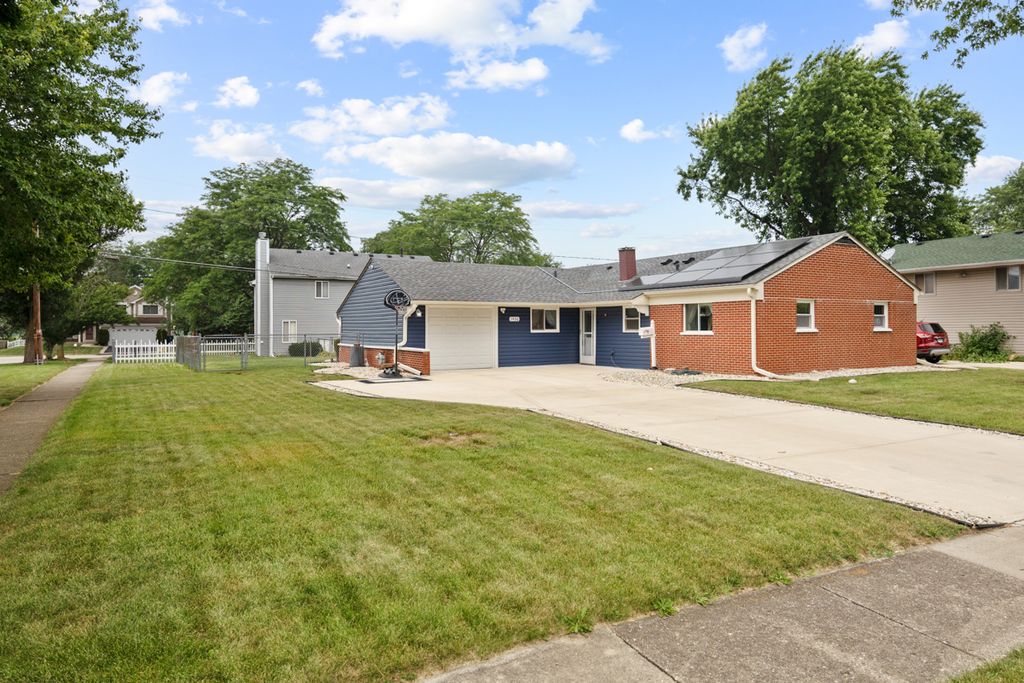 1406 GLEN HILL Drive, Glendale Heights, IL 60139