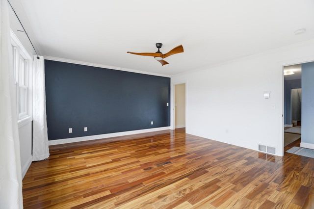 1881 W Main STREET, Little Chute, WI 54911