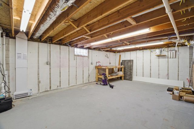 1881 W Main STREET, Little Chute, WI 54911