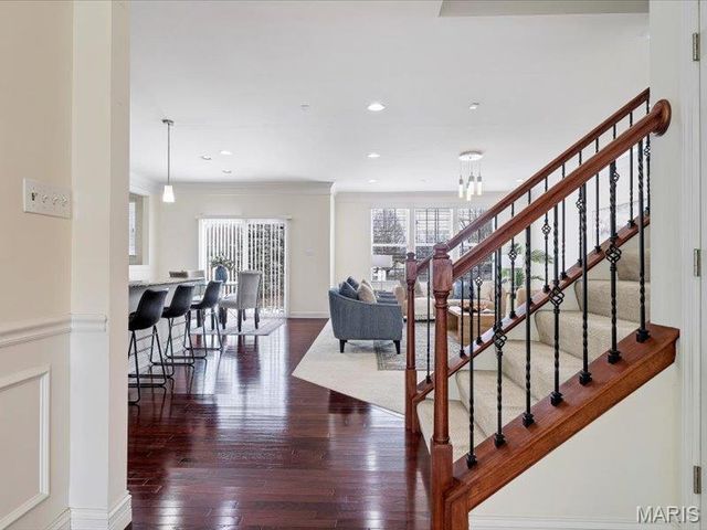 718 Savannah Crossing Way, Chesterfield, MO 63017