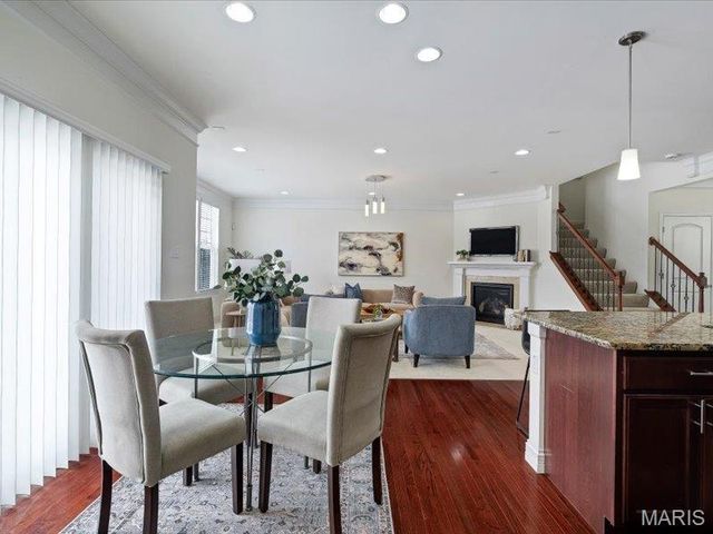 718 Savannah Crossing Way, Chesterfield, MO 63017