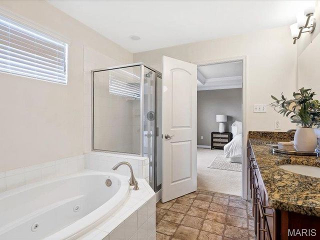 718 Savannah Crossing Way, Chesterfield, MO 63017