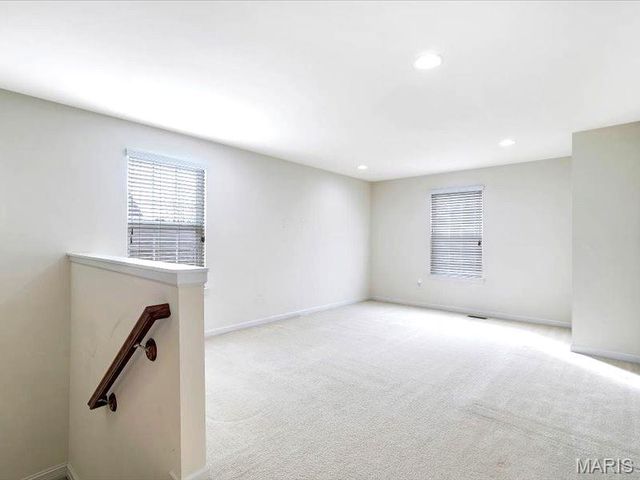 718 Savannah Crossing Way, Chesterfield, MO 63017