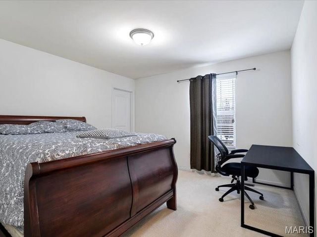 718 Savannah Crossing Way, Chesterfield, MO 63017