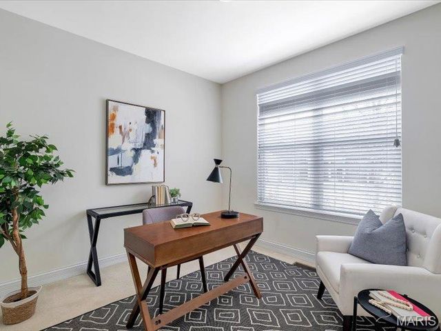 718 Savannah Crossing Way, Chesterfield, MO 63017