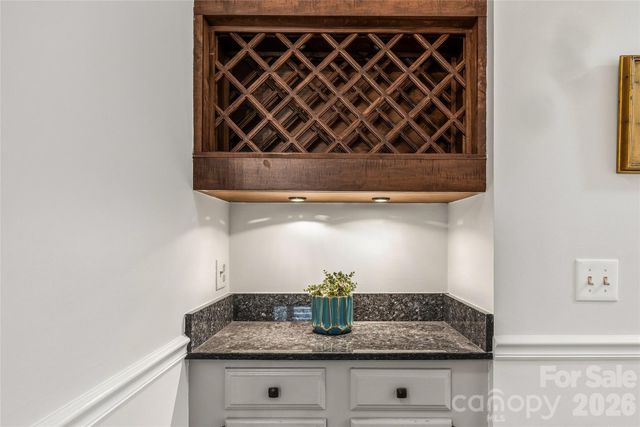 205 N Scarlet Oak Lane, Hendersonville, NC 28791