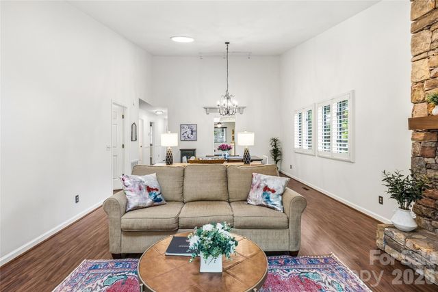 205 N Scarlet Oak Lane, Hendersonville, NC 28791