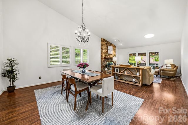 205 N Scarlet Oak Lane, Hendersonville, NC 28791