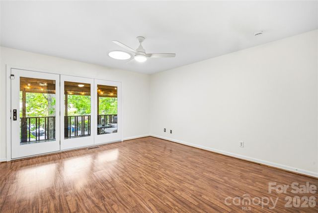 205 N Scarlet Oak Lane, Hendersonville, NC 28791