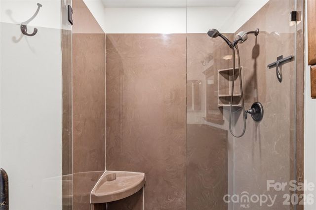 205 N Scarlet Oak Lane, Hendersonville, NC 28791