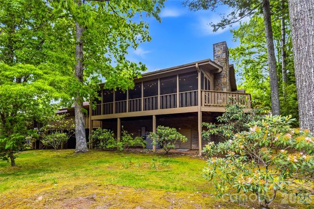 205 N Scarlet Oak Lane, Hendersonville, NC 28791