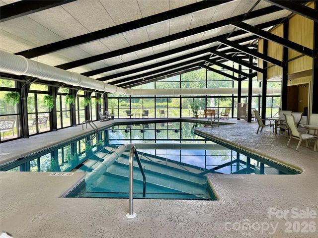 205 N Scarlet Oak Lane, Hendersonville, NC 28791