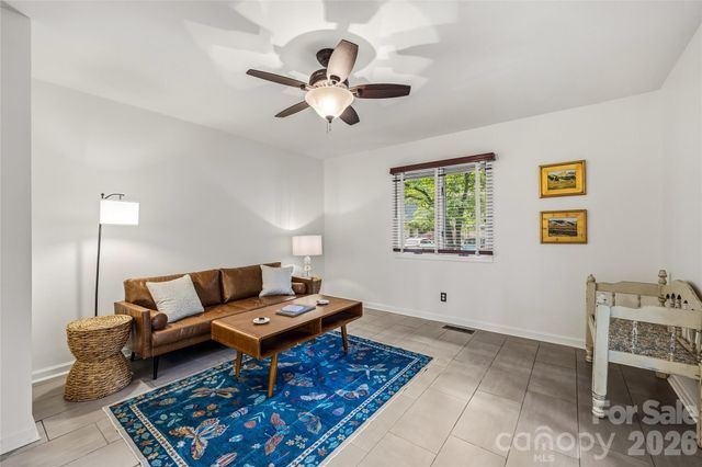 205 N Scarlet Oak Lane, Hendersonville, NC 28791