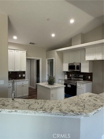 17995 Seaforth Street, Hesperia, CA 92345