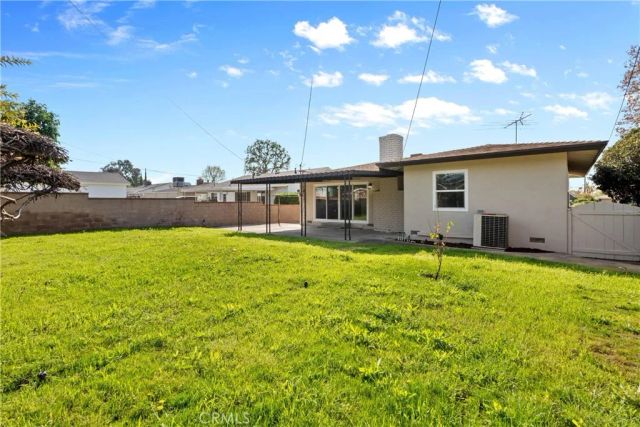 858 W Yale, Ontario, CA 91762