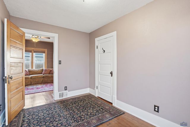 1020 KANSAS CITY, Rapid City, SD 57701