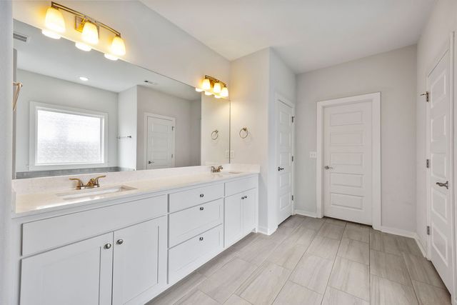 2881 E Bitterroot Street, Fayetteville, AR 72701