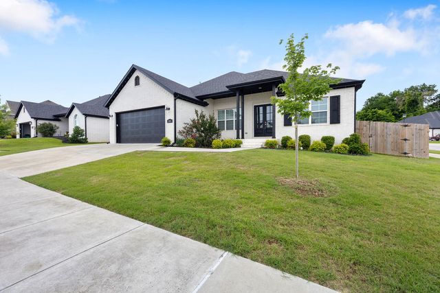 2881 E Bitterroot Street, Fayetteville, AR 72701