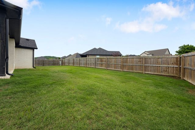 2881 E Bitterroot Street, Fayetteville, AR 72701