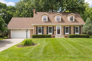 6712 Hillside Lane, Edina, MN 55439