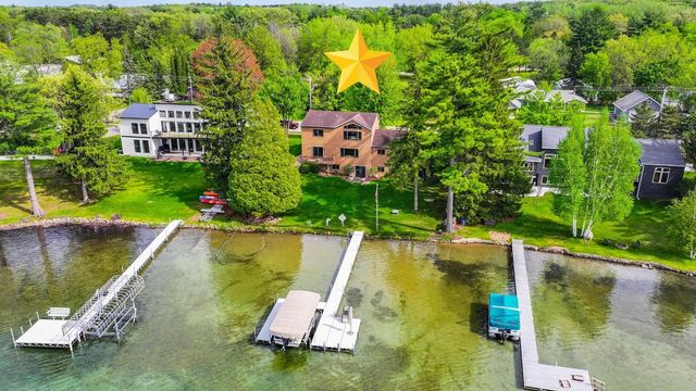 N2783 COUNTY ROAD QQ, Waupaca, WI 54981