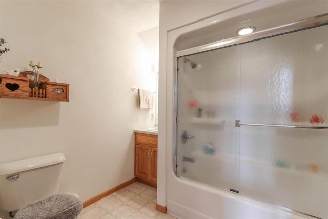 N2783 COUNTY ROAD QQ, Waupaca, WI 54981