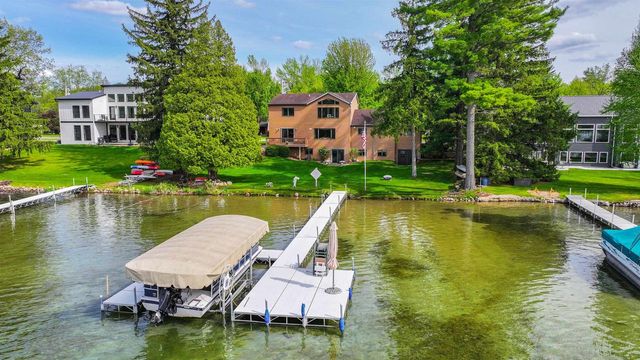 N2783 COUNTY ROAD QQ, Waupaca, WI 54981