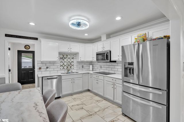 22 Costwold Terrace, Taylors, SC 29687