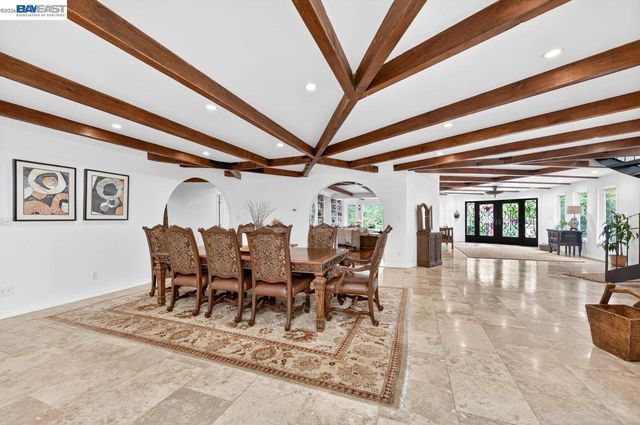 35655 Palomares Rd, Castro Valley, CA 94552